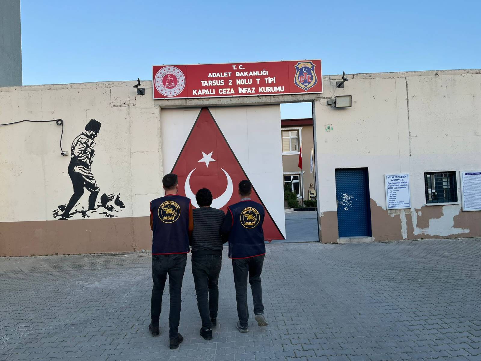 “JASAT TİMLERİNDEN ARANAN ŞAHISLARA OPERASYON”