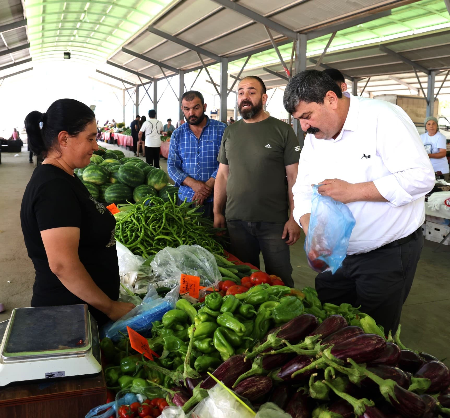 “ÇİFTÇİMİZİN ÜRETTİĞİ ÜRÜNLERİN EKONOMİK DEĞERE DÖNÜŞMESİNİ ÖNEMSİYORUZ”   