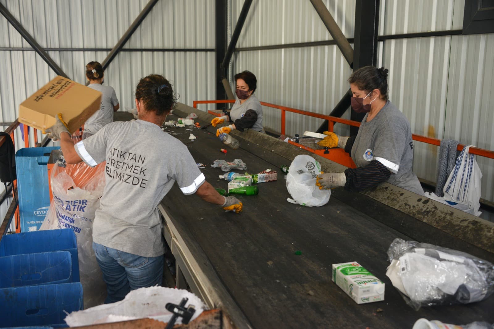 YENİŞEHİR’DE 352 TON AMBALAJ VE TEKSTİL ATIĞINI GERİ DÖNÜŞÜME KAZANDIRDI