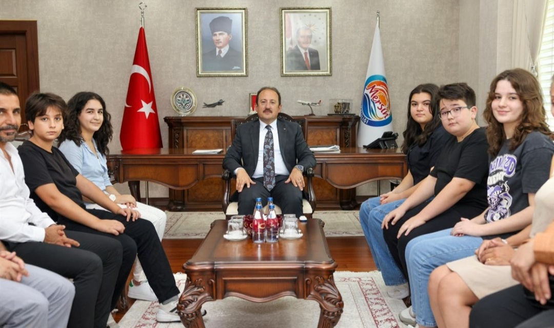 LGS BİRİNCİLERİ VALİ PEHLİVAN’I MAKAMINDA ZİYARET ETTİ