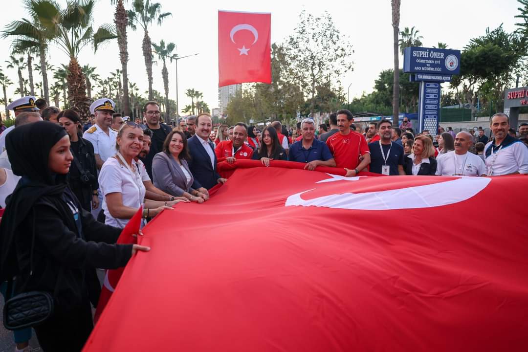 CUMHURİYET BAYRAMI’NIN 101. YILI KUTLAMASINDA BAYRAK YÜRÜYÜŞÜ GERÇEKLEŞTİRİLDİ