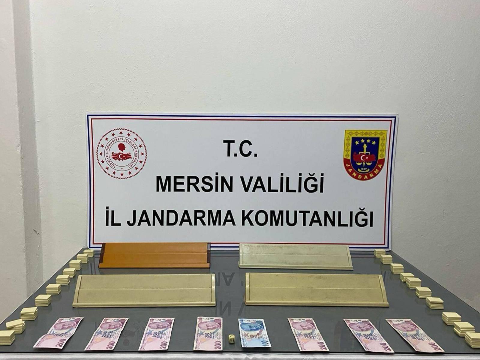 “KUMAR OYNAYAN ŞAHISLAR SUÇÜSTÜ YAKALANDI”