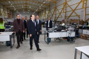 VALİ PEHLİVAN TECTONE FABRİKASININ AR-GE MERKEZİNİ ZİYARET ETTİ