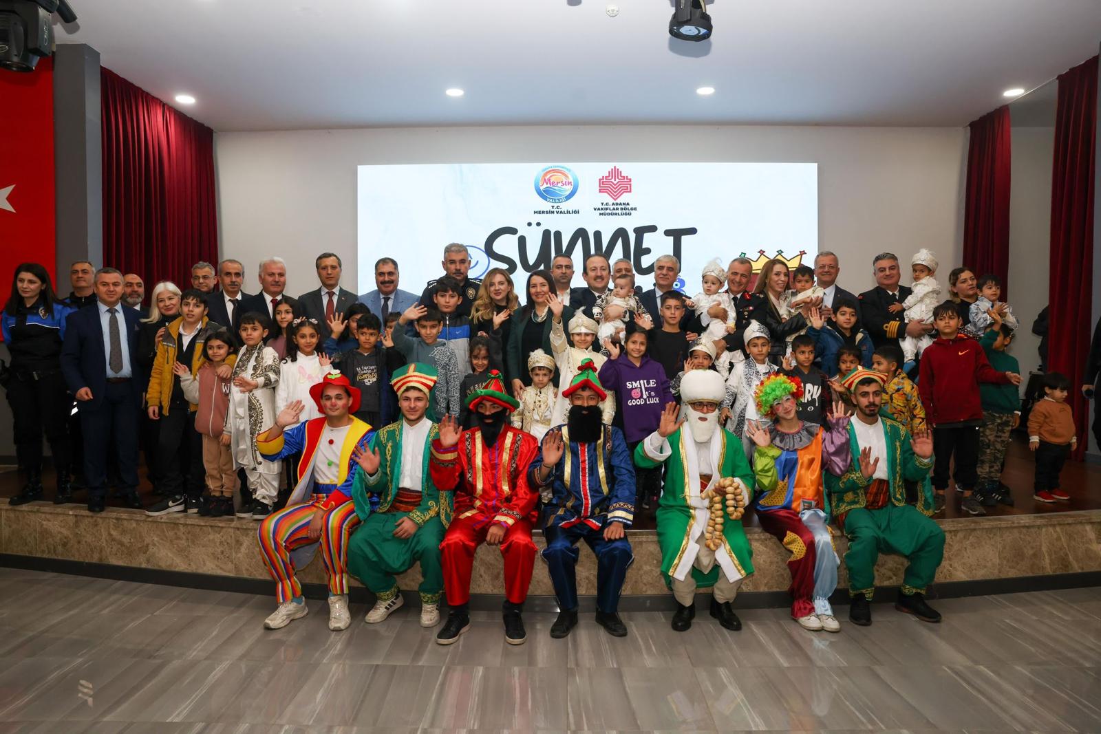 VALİ PEHLİVAN VE İL PROTOKOLÜ SÜNNET ÇOCUKLARININ KİRVESİ OLDU