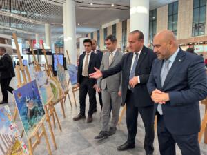 ÇUKUROVA ULUSLARARASI HAVALİMANI’NDA ADA KIBRIS PROJEİ KAPSAMINDA AÇILAN RESİM SERGİSİ’NE YOĞUN İLGİ