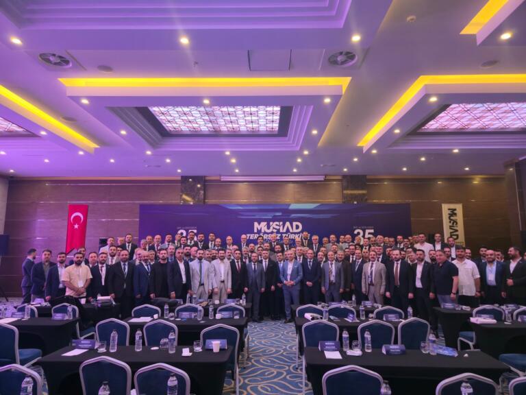 MÜSİAD TERÖRSÜZ TÜRKİYE İÇİN KOLLARI SIVADI