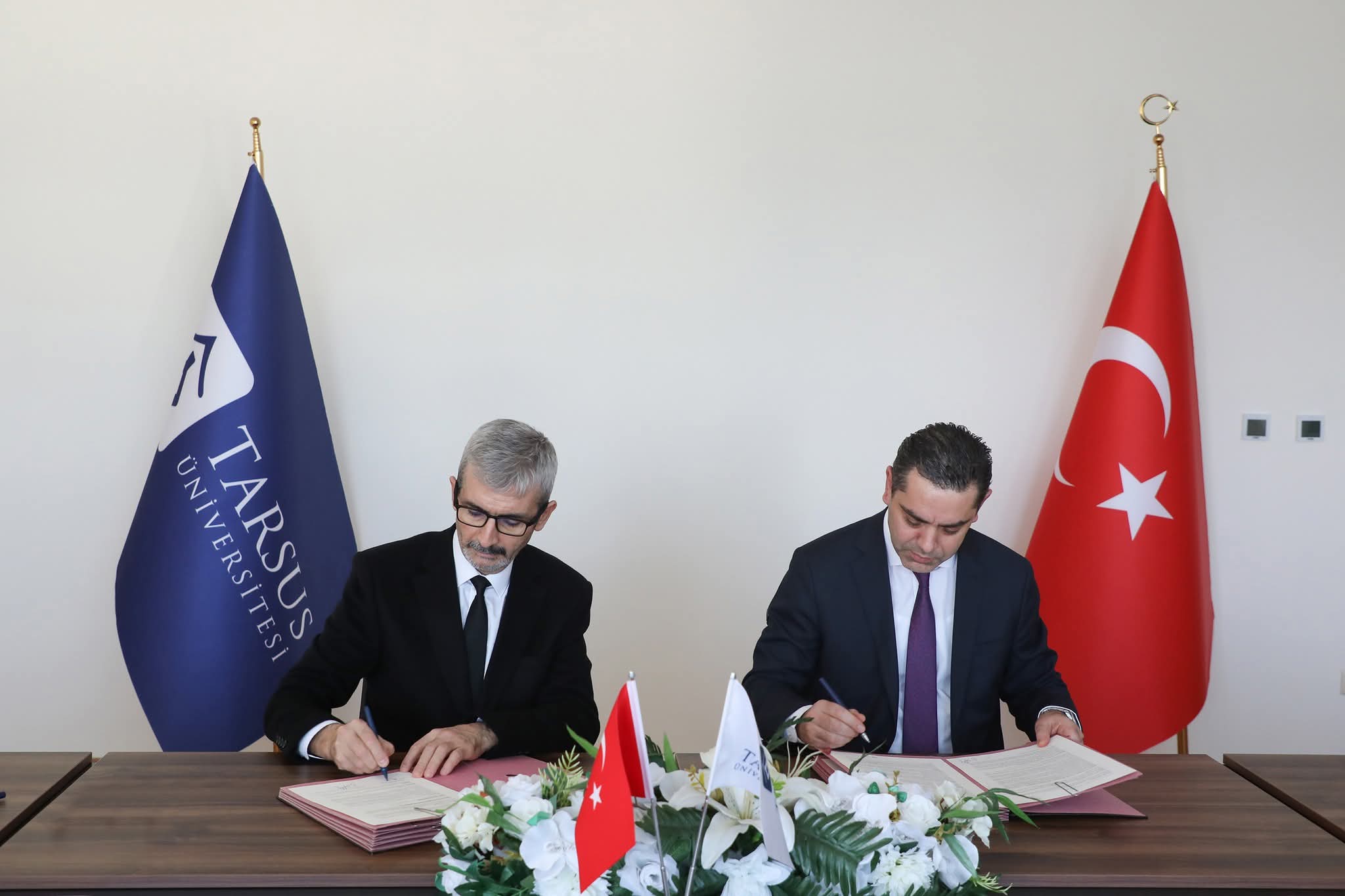 TARSUS ÜNİVERSİTESİ VE FAVORİ ÇUKUROVA HAVALİMANI İŞLETMECİLİĞİ ARASINDA PROTOKOL İMZALANDI
