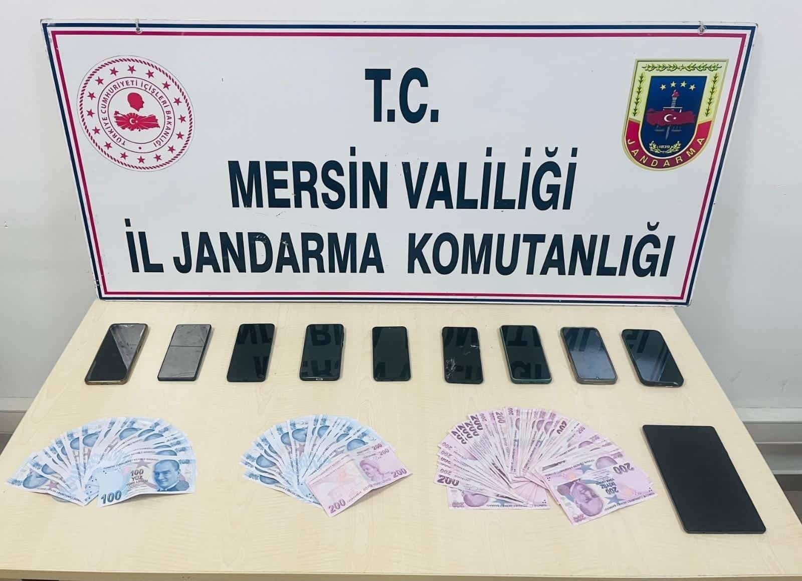 TOKİ DOLANDIRICILARINI JANDARMA KISKIVRAK YAKALADI