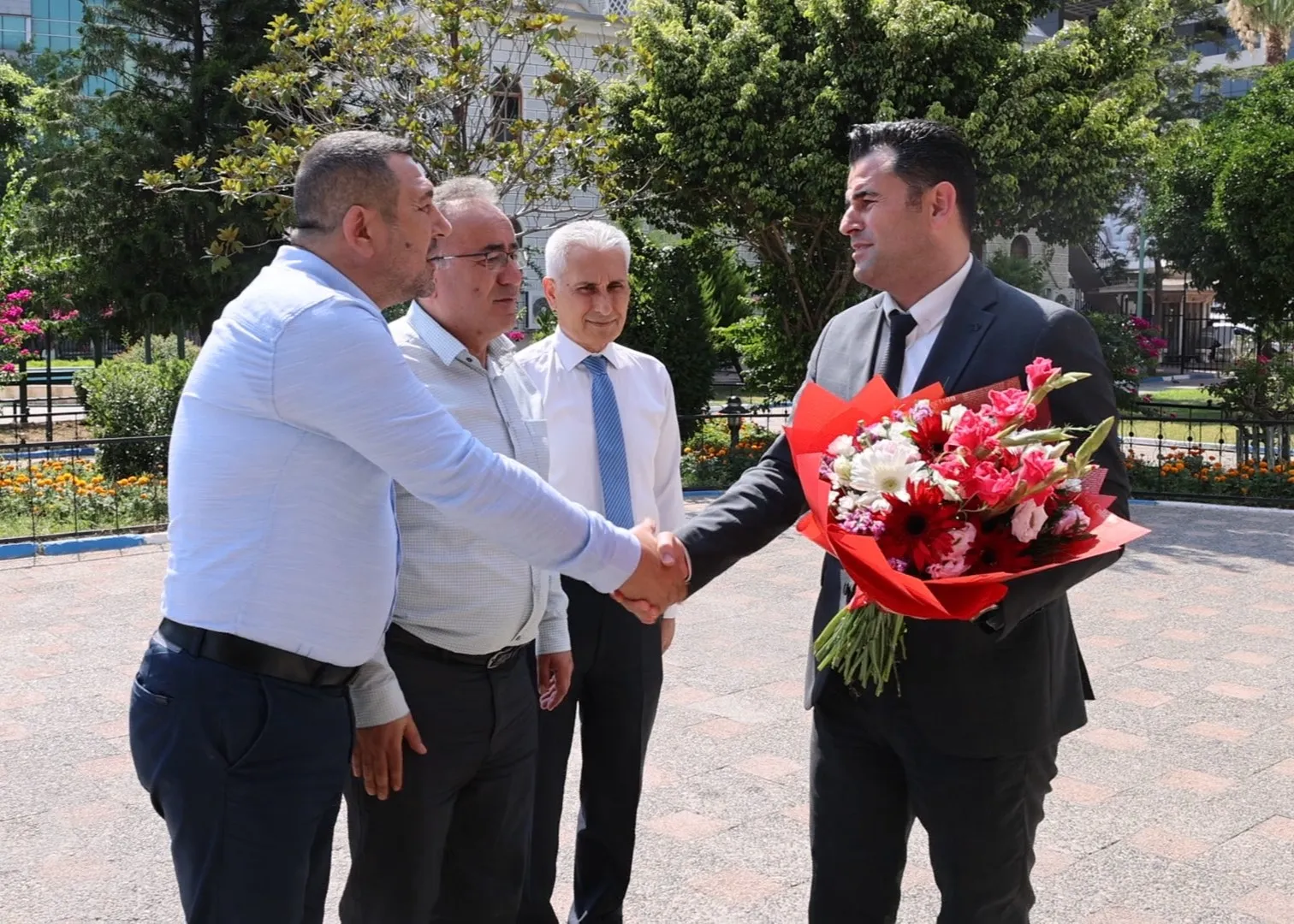 AKDENİZ KAYMAKAMLIĞINA ATANAN MURAT BEŞİKCİ GÖREVİNE BAŞLADI