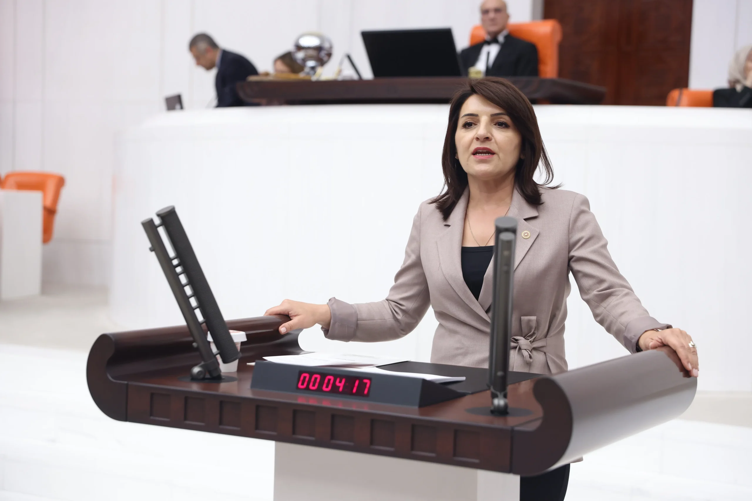 CHP’Lİ VEKİL: “ÇAVAK TOKİ’DE VATANDAŞA EV DEĞİL, MAĞDURİYET TESLİM EDİLİYOR” 