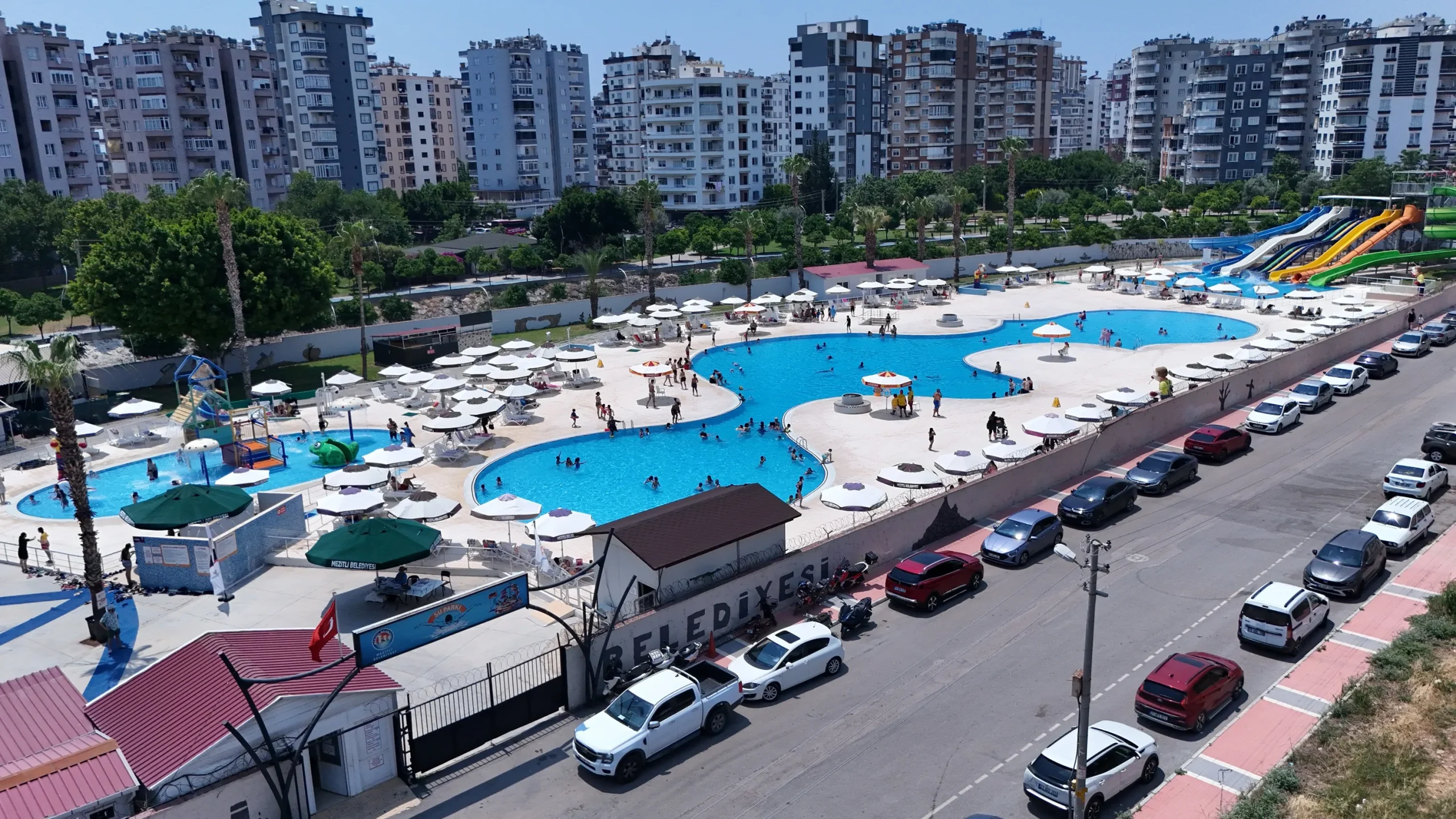 MEZİTLİ BELEDİYESİ SU PARKI YAZ SEZONUNU AÇTI